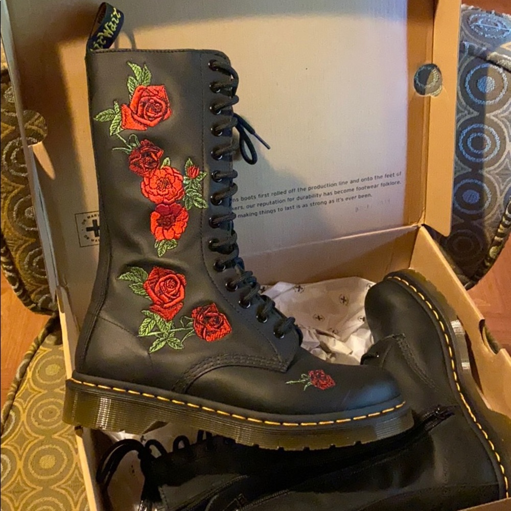 Dr. Martins Vonda Boot
